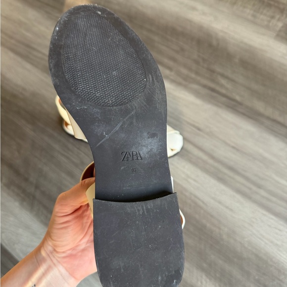 Zara White Women's Sandals with gold buckle, size 40, US 9.5-10 - Picture 5 of 8